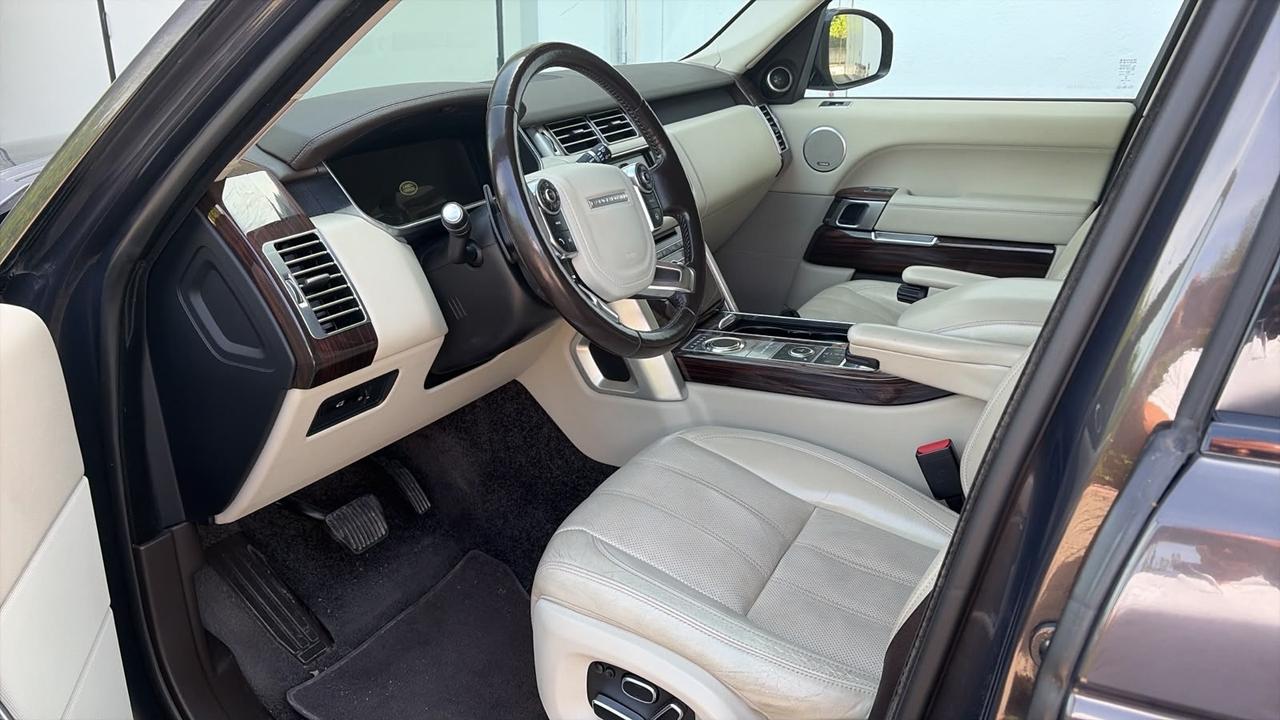 Land Rover Range 4.4 SDV8 Vogue LWB