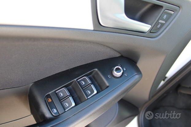 Audi Q5 2.0 tdi 150cv fari bixeno