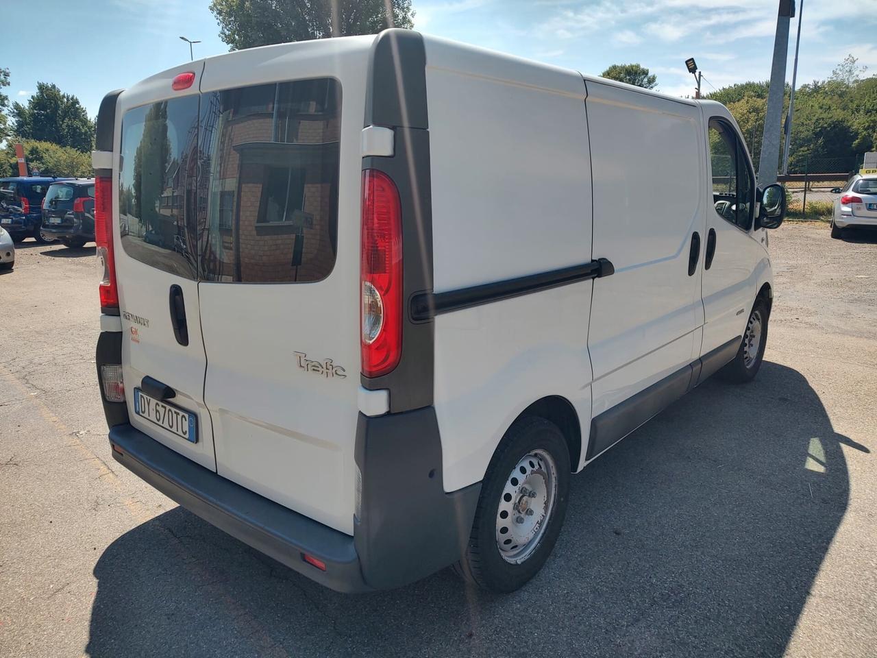 Renault Trafic T27 2.0 DCI 115 CV L1H1, OK NEOPATENTATI