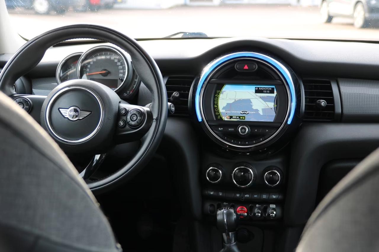Mini Cooper 1.5 136cv