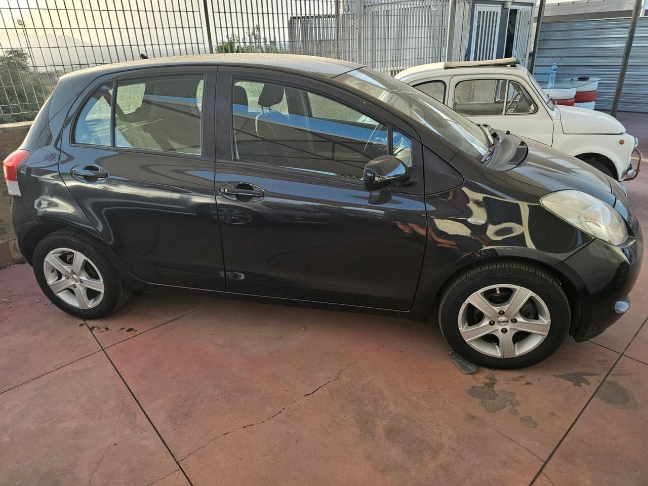 Toyota Yaris 1.3 5 porte Sol
