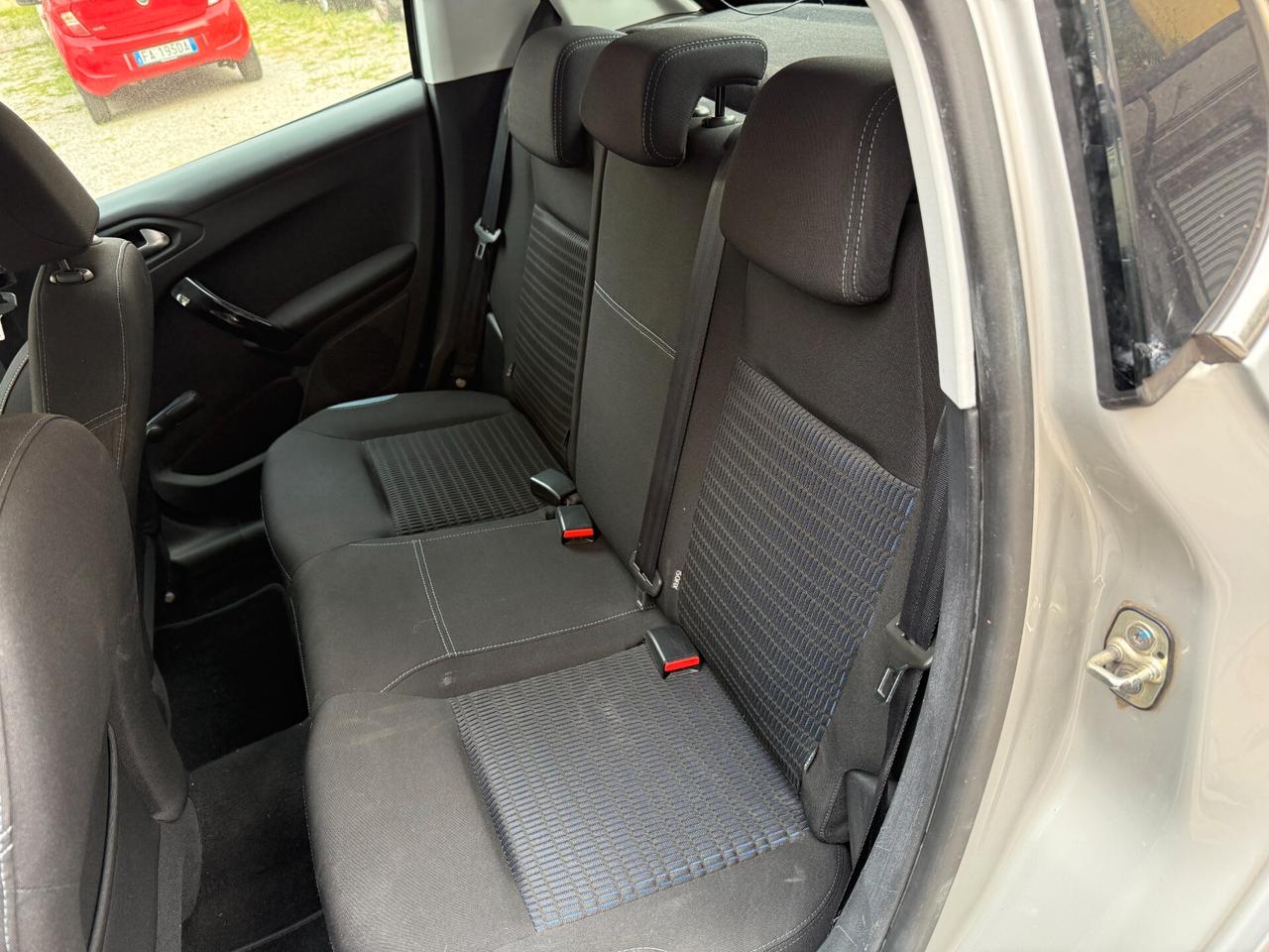 Peugeot 208 1.4 HDi 68 CV 5 porte Allure OK NEOPATENTATI