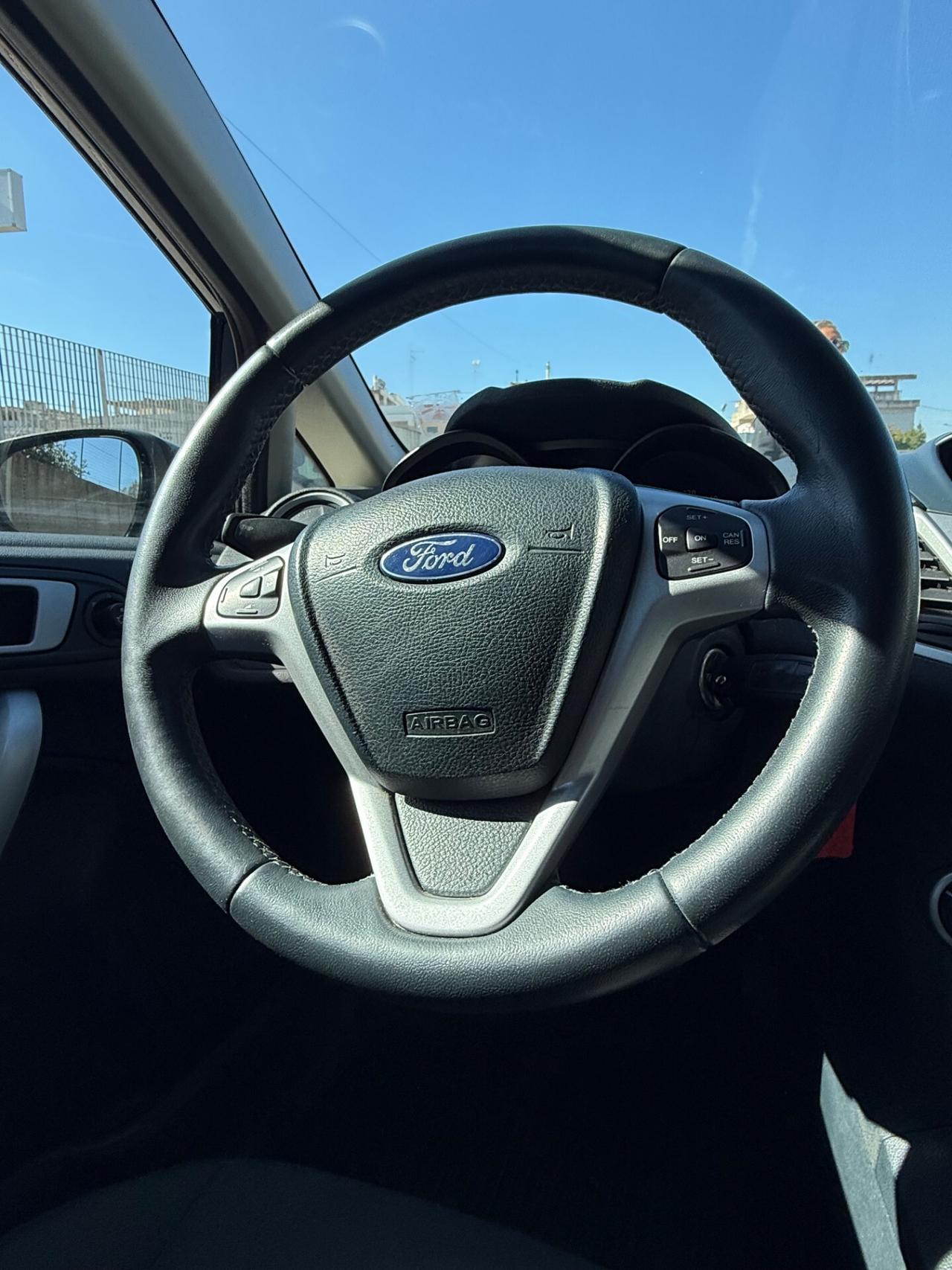 Ford Fiesta 1.4 TDCi 70 CV 5 porte,Radio,Clima,ecc.