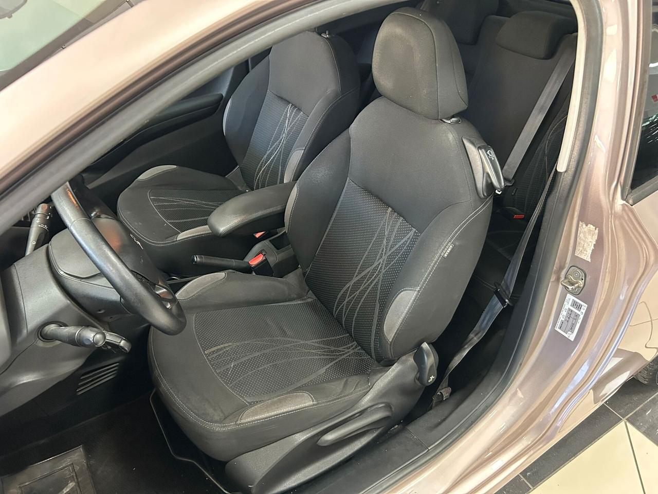 Peugeot 208 1.4 HDi 68 CV 3 porte Active