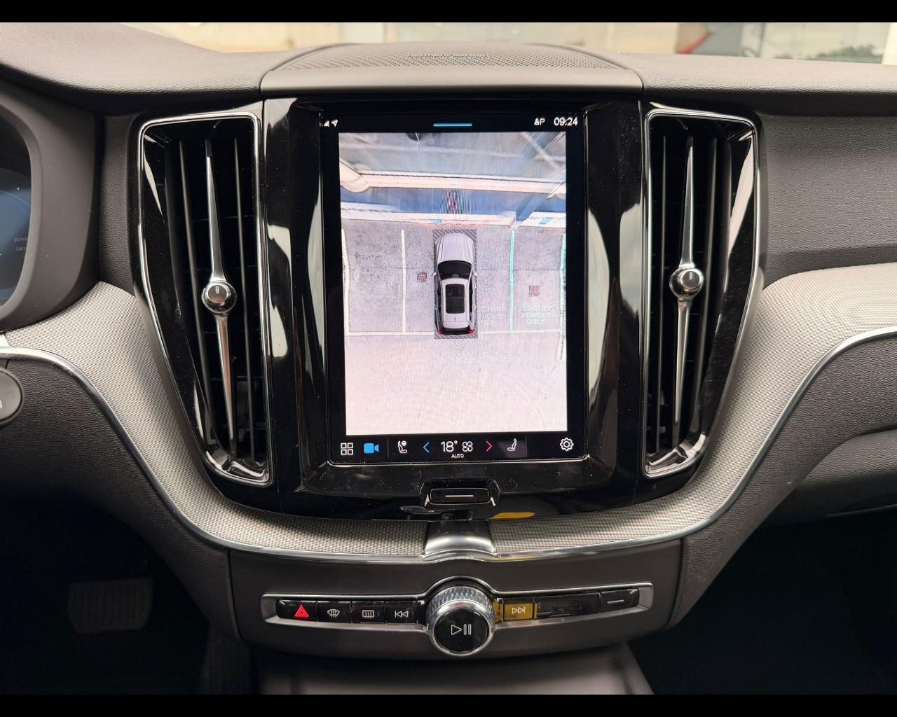 VOLVO XC60 T6 PHEV AWD PLUS DARK AUTO