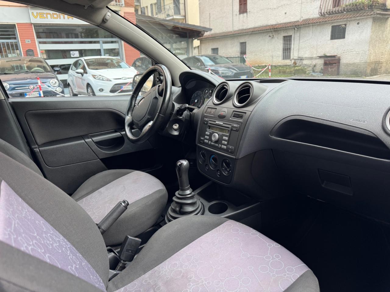 Ford Fiesta 1.4 TDCi 5p.- TAGLIANDATA - OK NEOPATENTATI