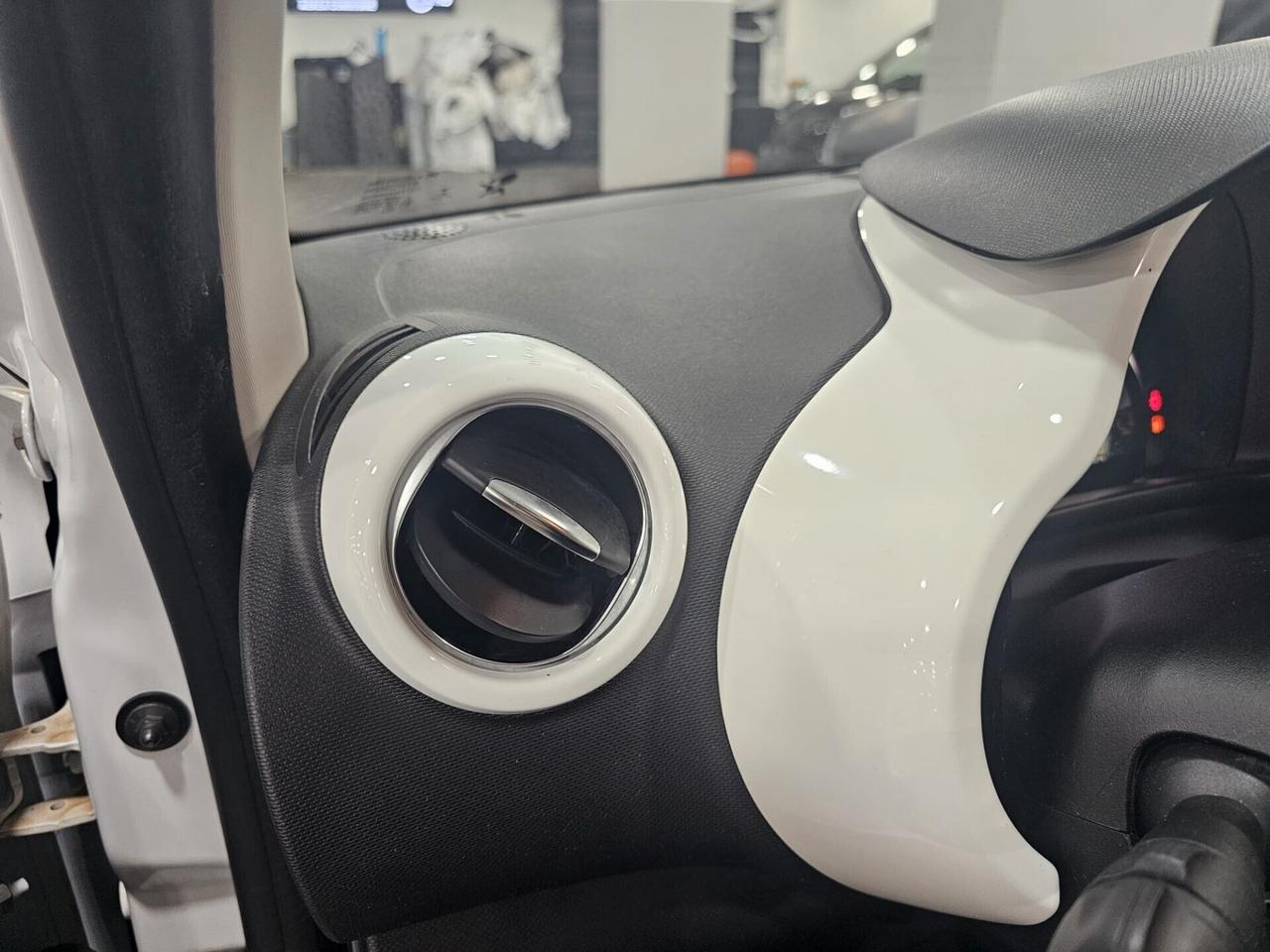 NUOVA RENAULT TWINGO INTENS SCe 1.0 BENZ 73CV