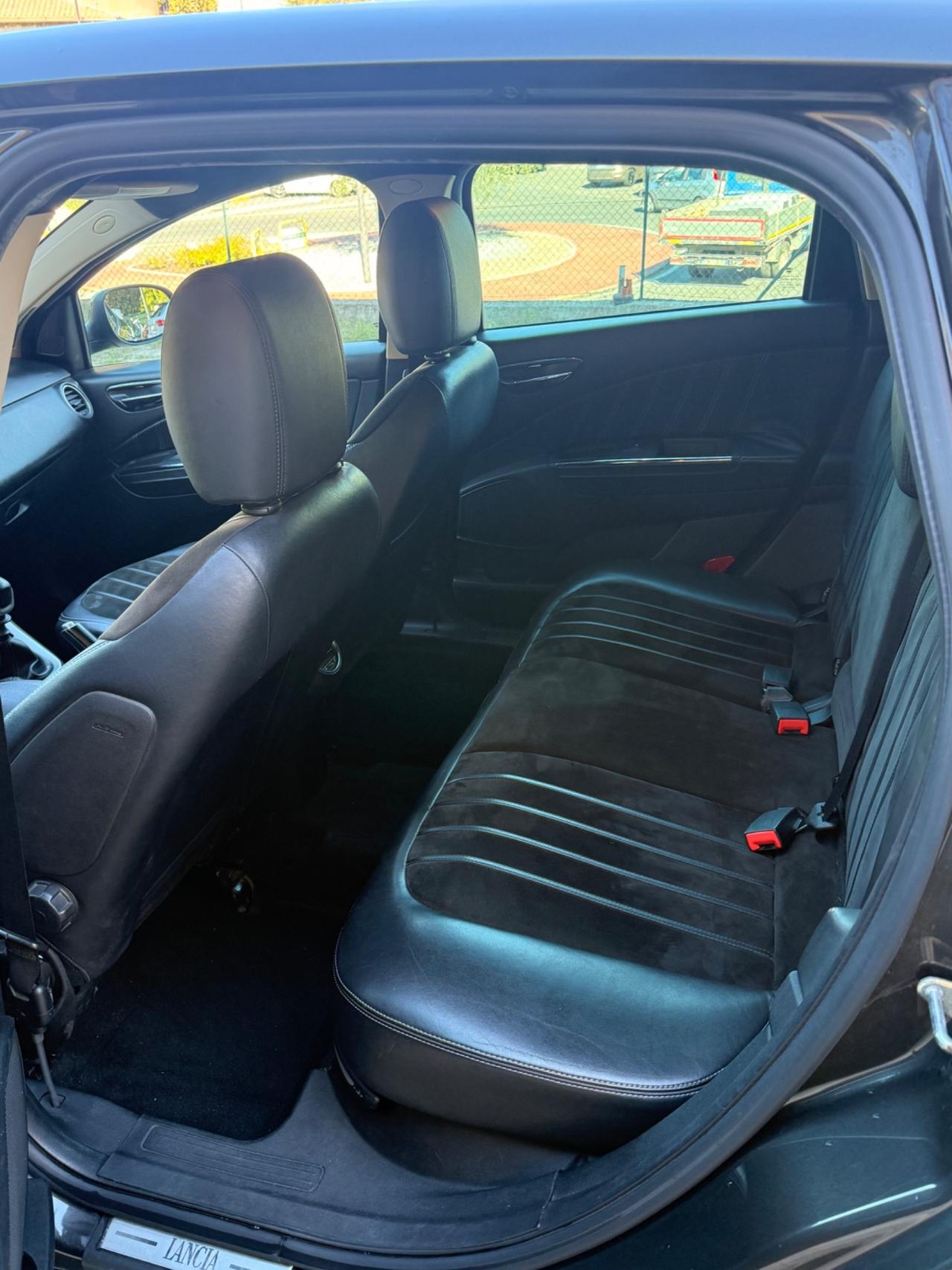 Lancia Delta 1.6 MJT DPF Gold