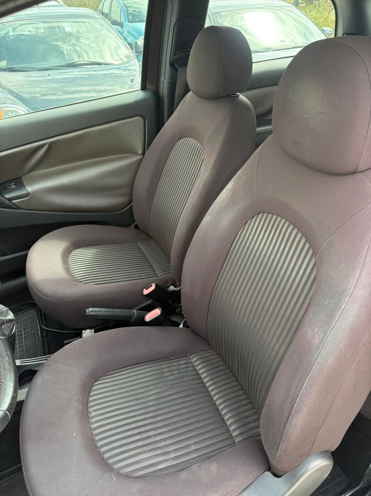 Lancia Ypsilon 1.2 69 CV Platino