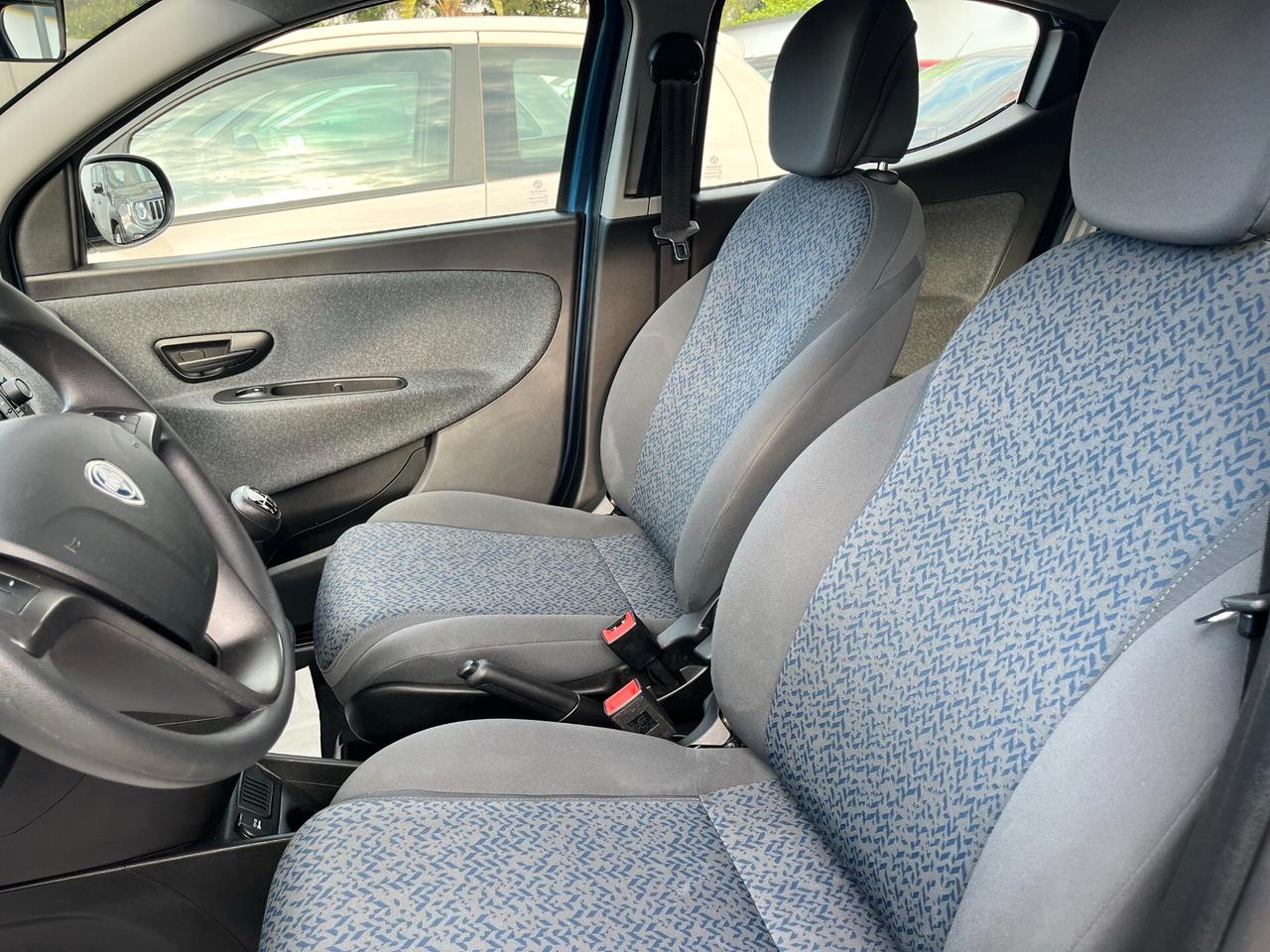 Lancia Ypsilon 1.0 FireFly 5 porte S&S Hybrid Silver Plus