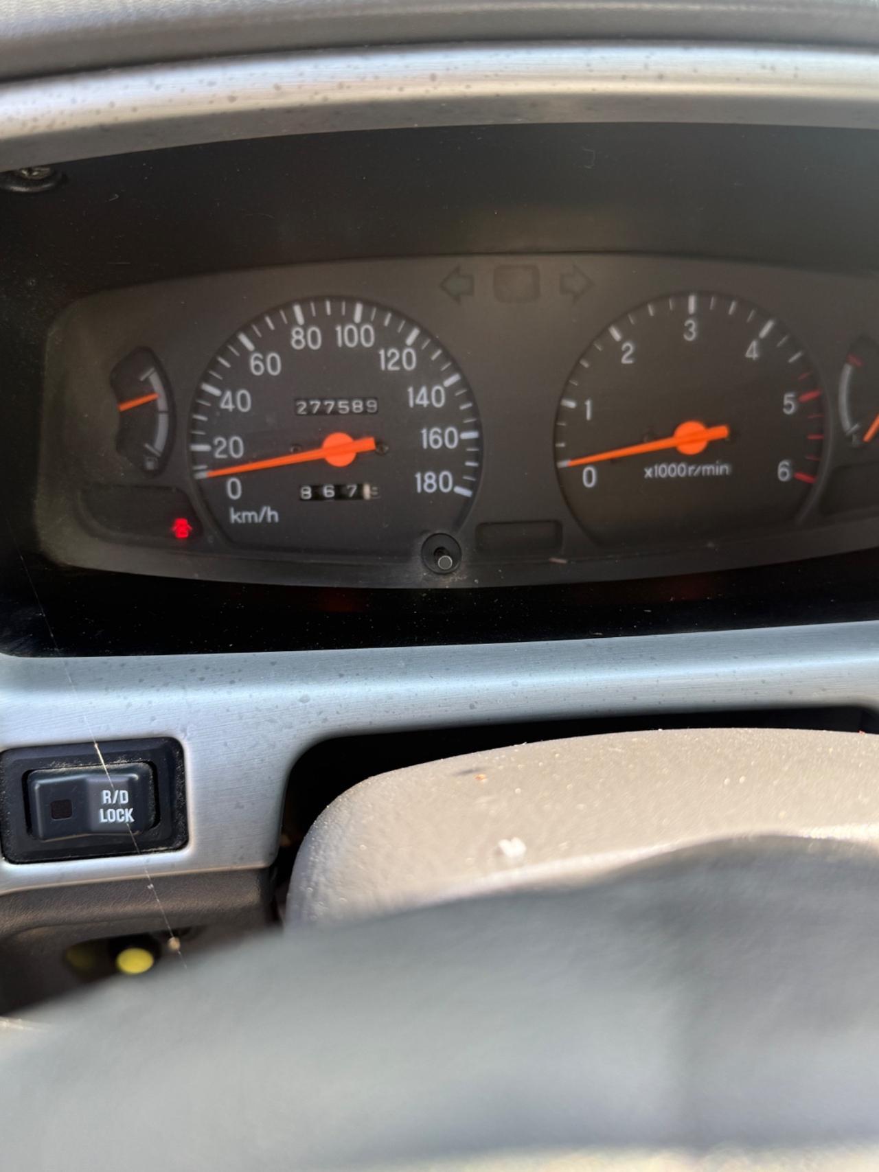 Mitsubishi L200 2.5 TDI 4WD Club Cab Pick-up GLS