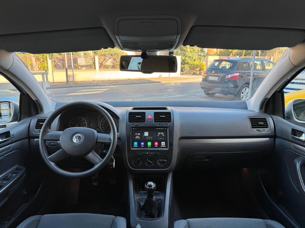 VW GOLF 1.6 16V FSI 5p. NEOPATENTATI