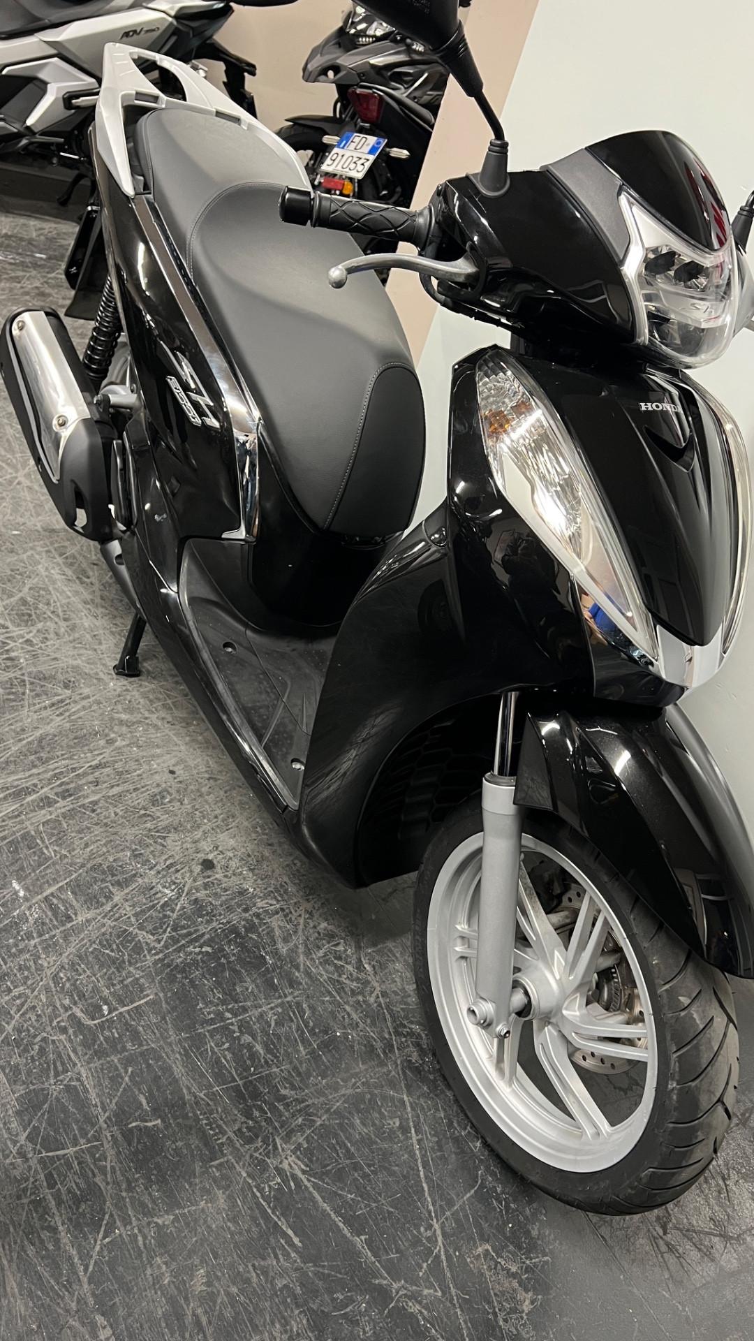 Honda SH 300