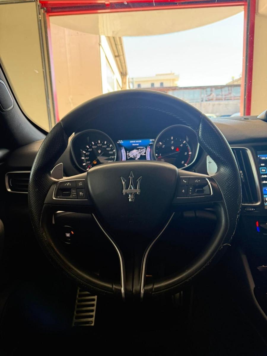 MASERATI - Levante - V6 Diesel 275 CV AWD Nerissimo