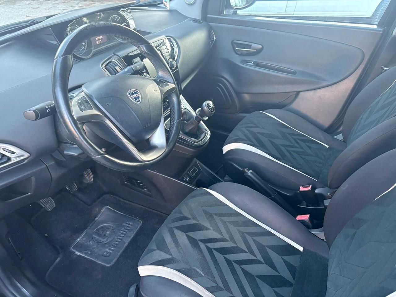 LANCIA YPSILON 1.2 GPL ECOCHIC Gold - 2015