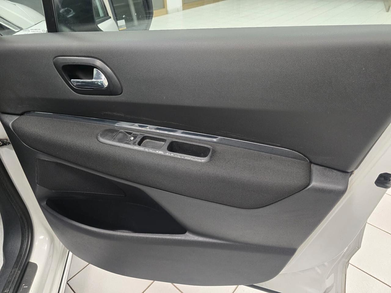 Peugeot 3008 1.6 HDi 110CV Outdoor