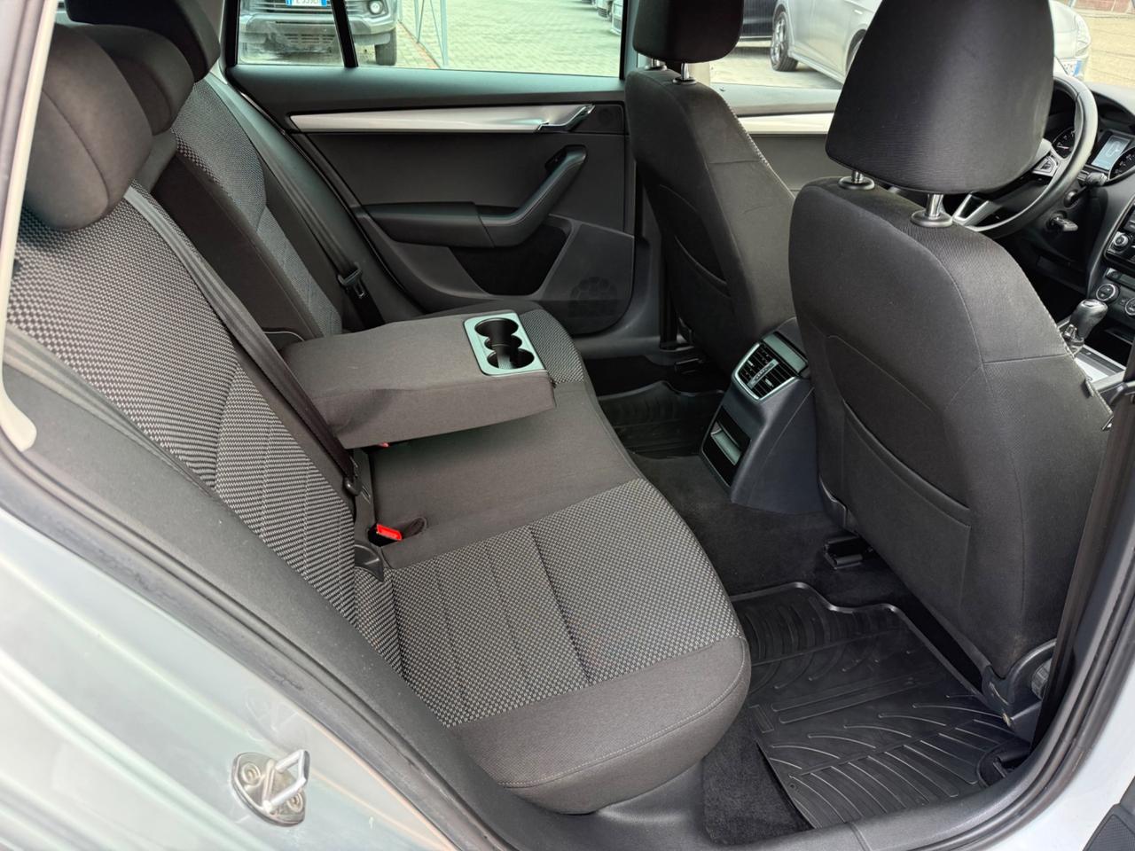 Skoda Octavia 1.6 TDI CR 110 CV DSG Wagon Style