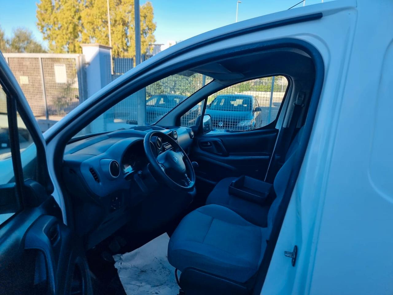 Peugeot PARTNER DIESEL PROLUNGATO MAXI 3 POSTI