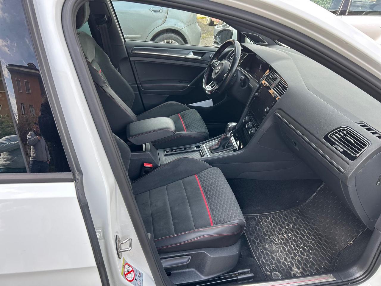 Volkswagen Golf GTI Highline 2.0 TSI GTI Performance