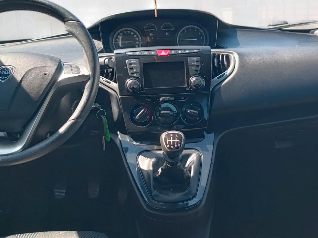 Lancia Ypsilon 1.0 FireFly 5 porte S&S Hybrid Ecochic Gold