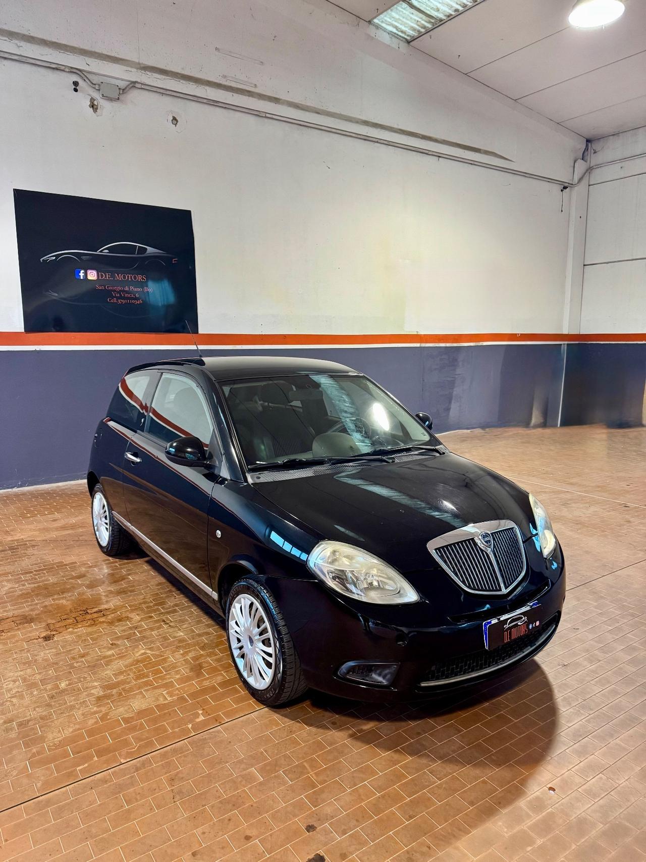 Lancia Ypsilon 1.2 69 CV Unyca