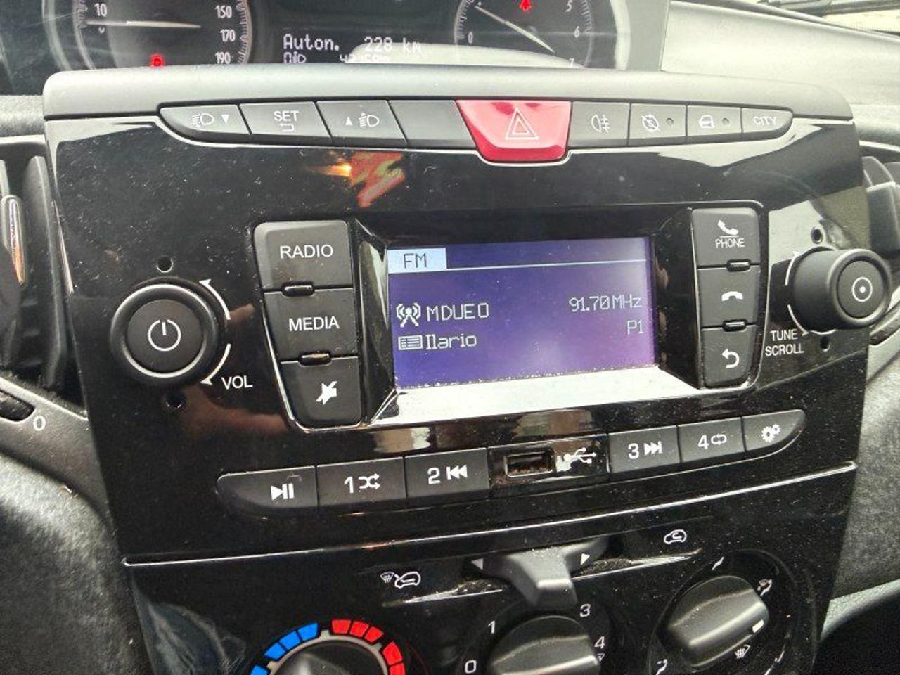 Lancia Ypsilon 1.0 FireFly 5 porte S&S Hybrid Ecochic Silver