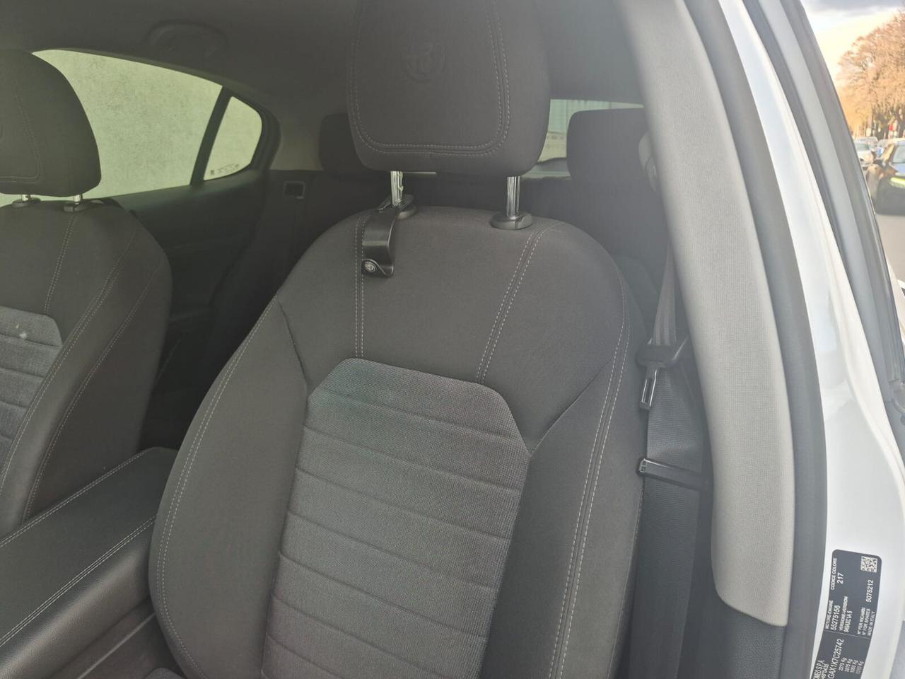 Alfa Romeo Stelvio 2.2 Turbodiesel 180 CV AT8 RWD Business