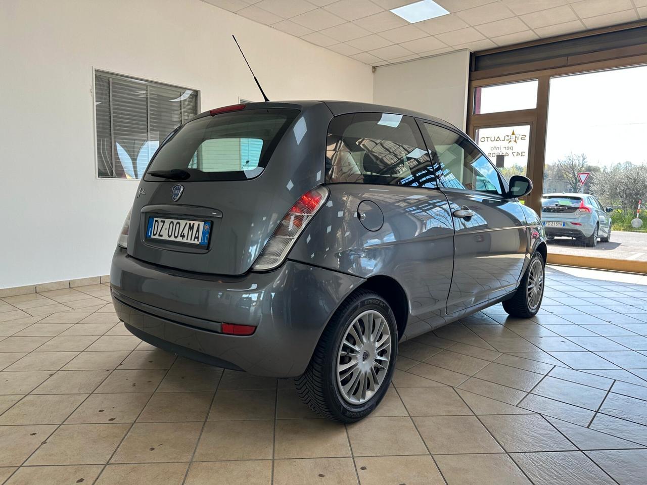 Lancia Ypsilon 1.2 Versus