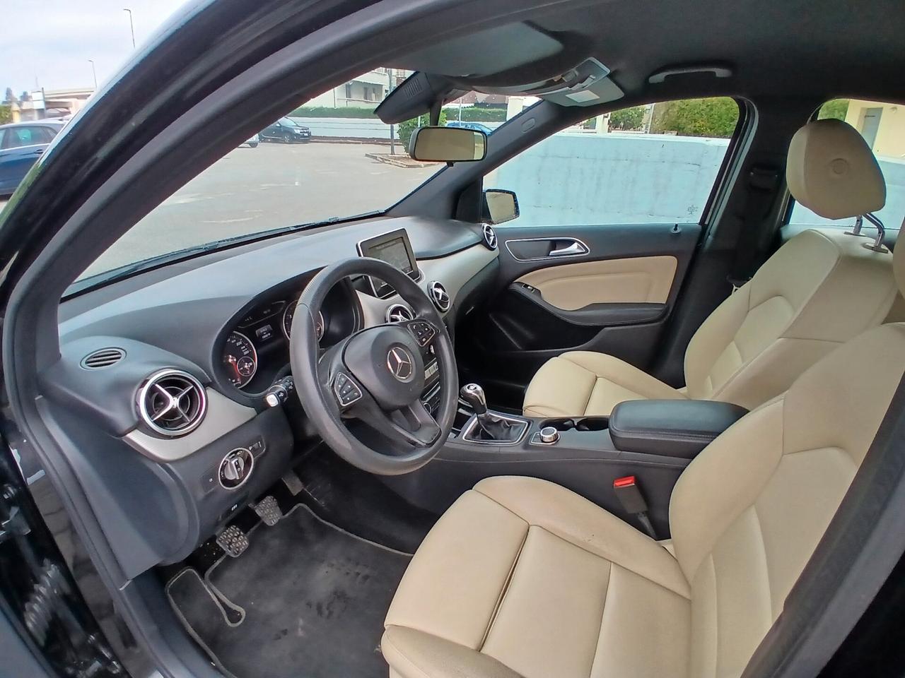 Mercedes-benz B 180 d Executive tua a € 169 mese