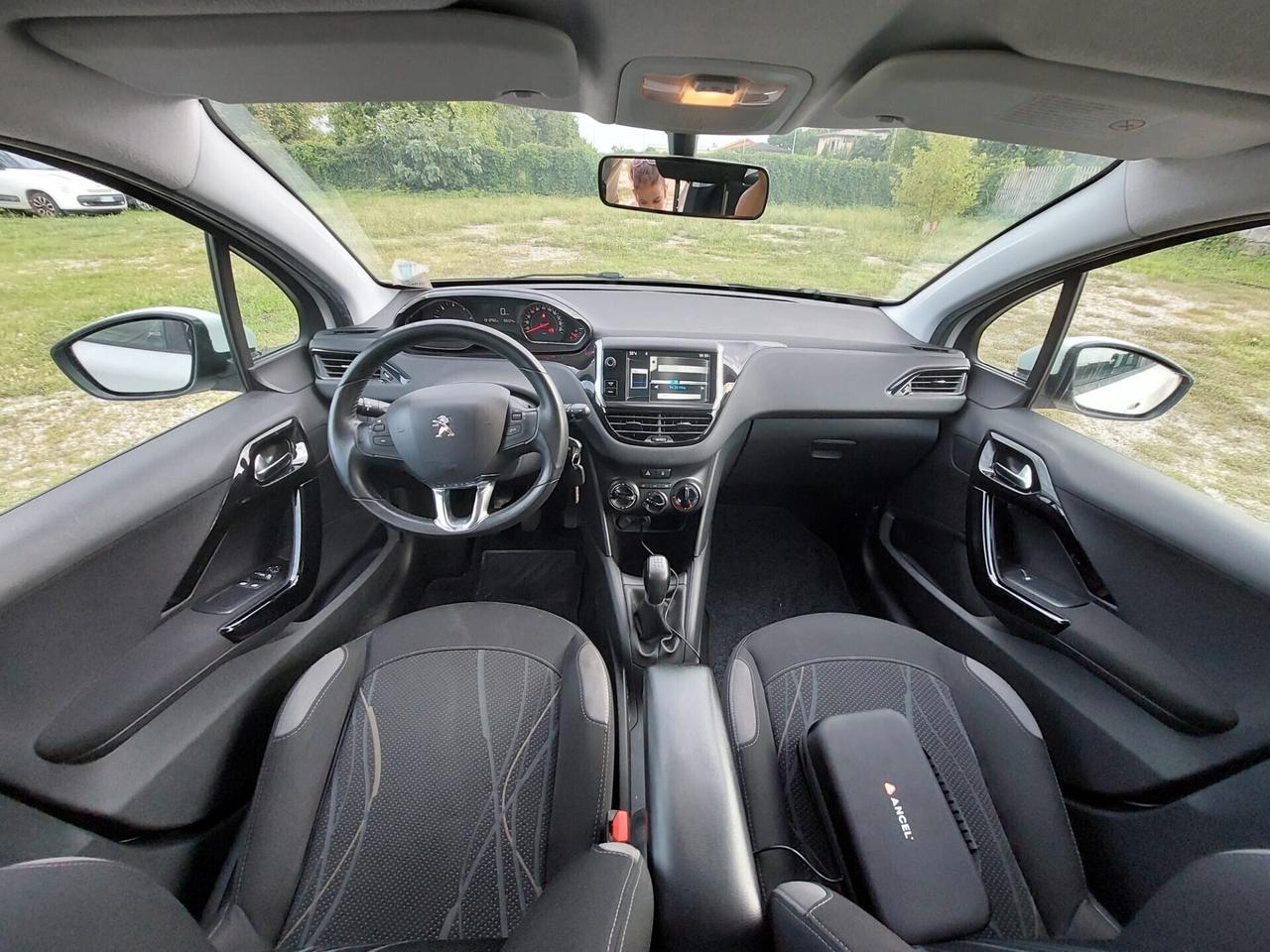 Peugeot 208 1.4 HDi 68 CV 5 porte Allure