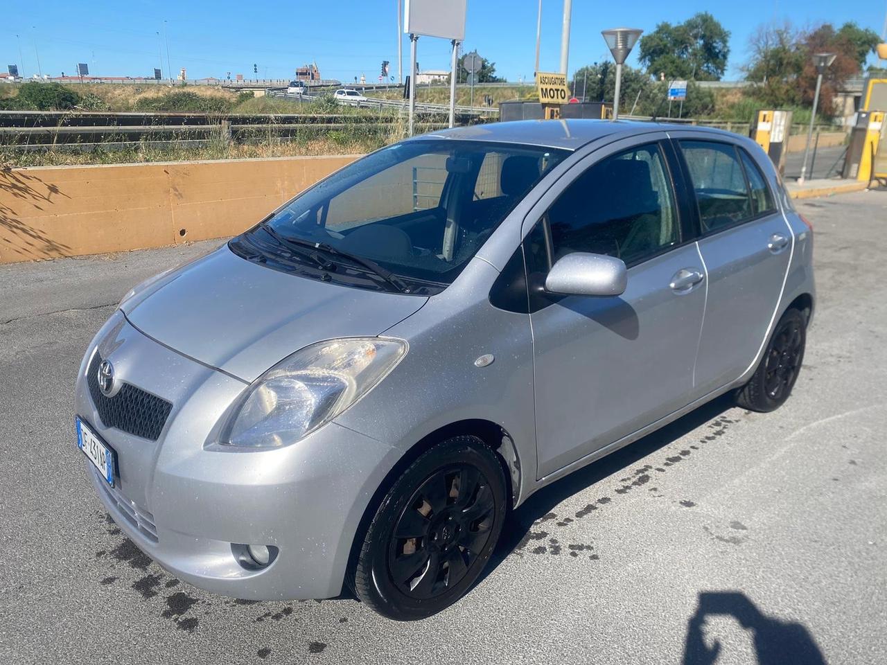 Toyota Yaris 1.0 5 porte Sol