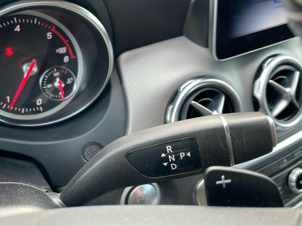 Mercedes GLA 180 180 D Sport 7G-DCT