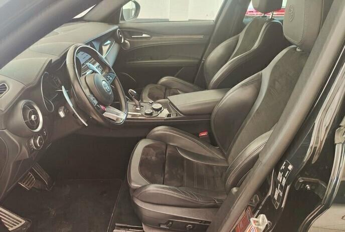 Alfa Romeo Stelvio 2.9 Bi-Turbo V6 510 CV AT8 Quadrifoglio