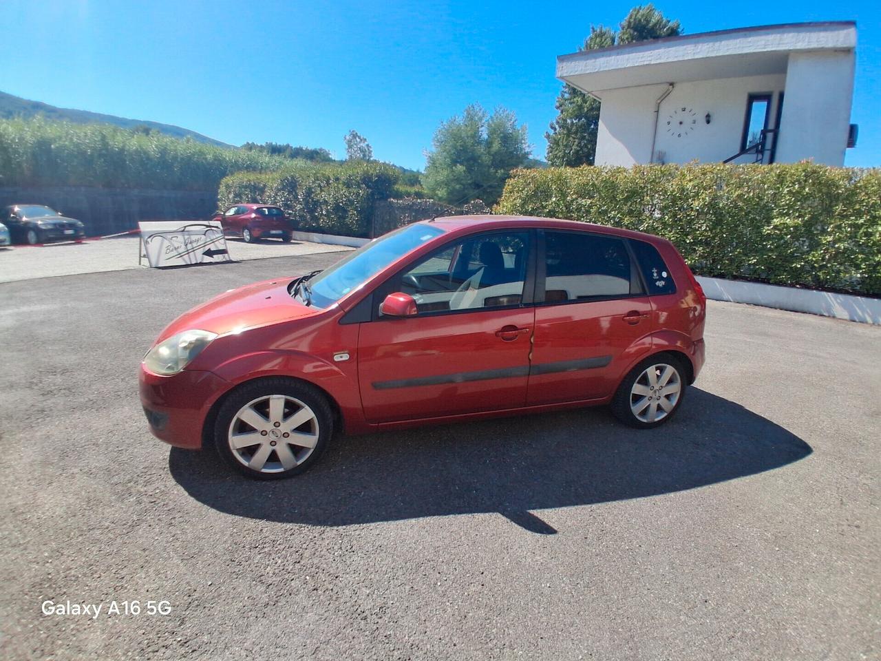 Ford Fiesta 1.2 16V 5p. Ghia METANO