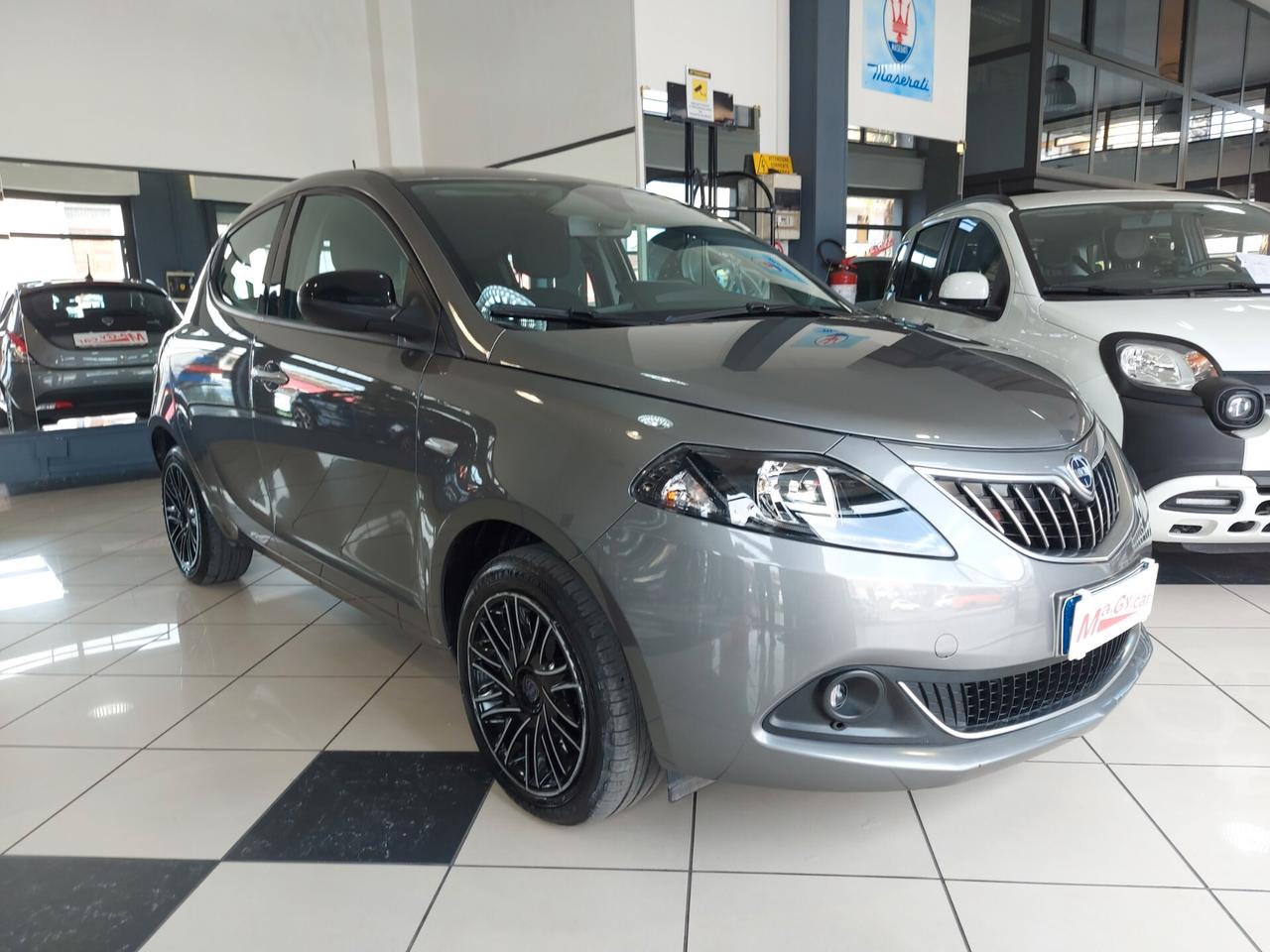 Lancia Ypsilon 1.0 FireFly Hybrid Ecochic Gold