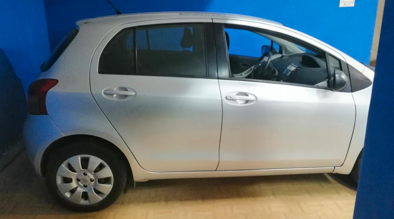 Toyota Yaris 1.0 5 porte
