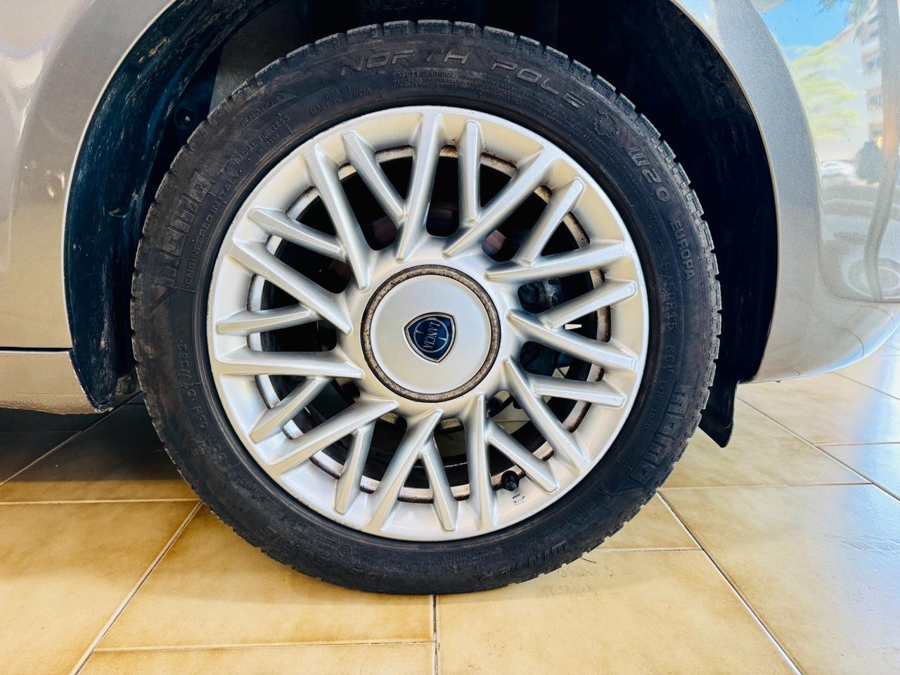 Lancia Ypsilon 1.2 BENZ/GPL 69 CV 5 porte