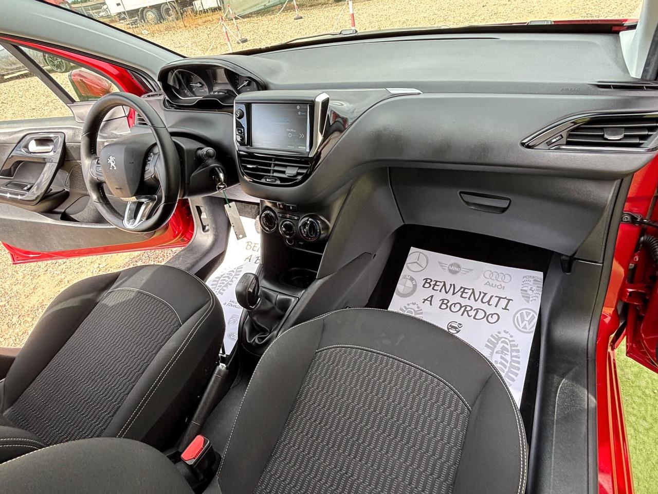 Peugeot 208 Utilitaria 1.2 Benzina