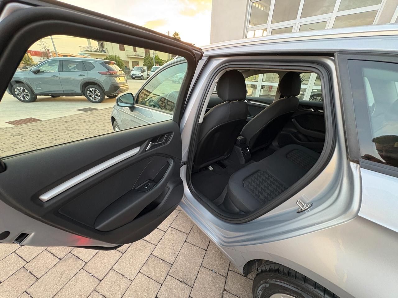 Audi A3 Sportback 1.6 TDI 110cv Ambiente