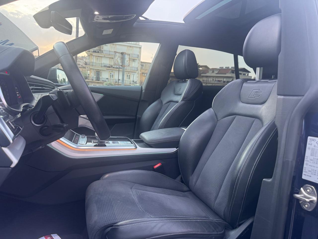 AUDI Q8 45 TDI 231 CV S-LINE TETTO R22 FULL IVA