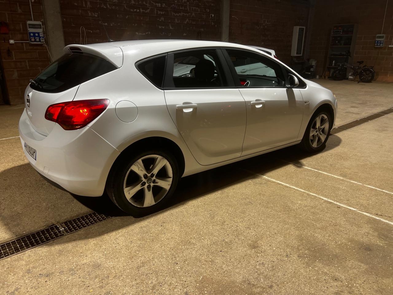 Opel Astra 1.4 100CV 5 porte Elective