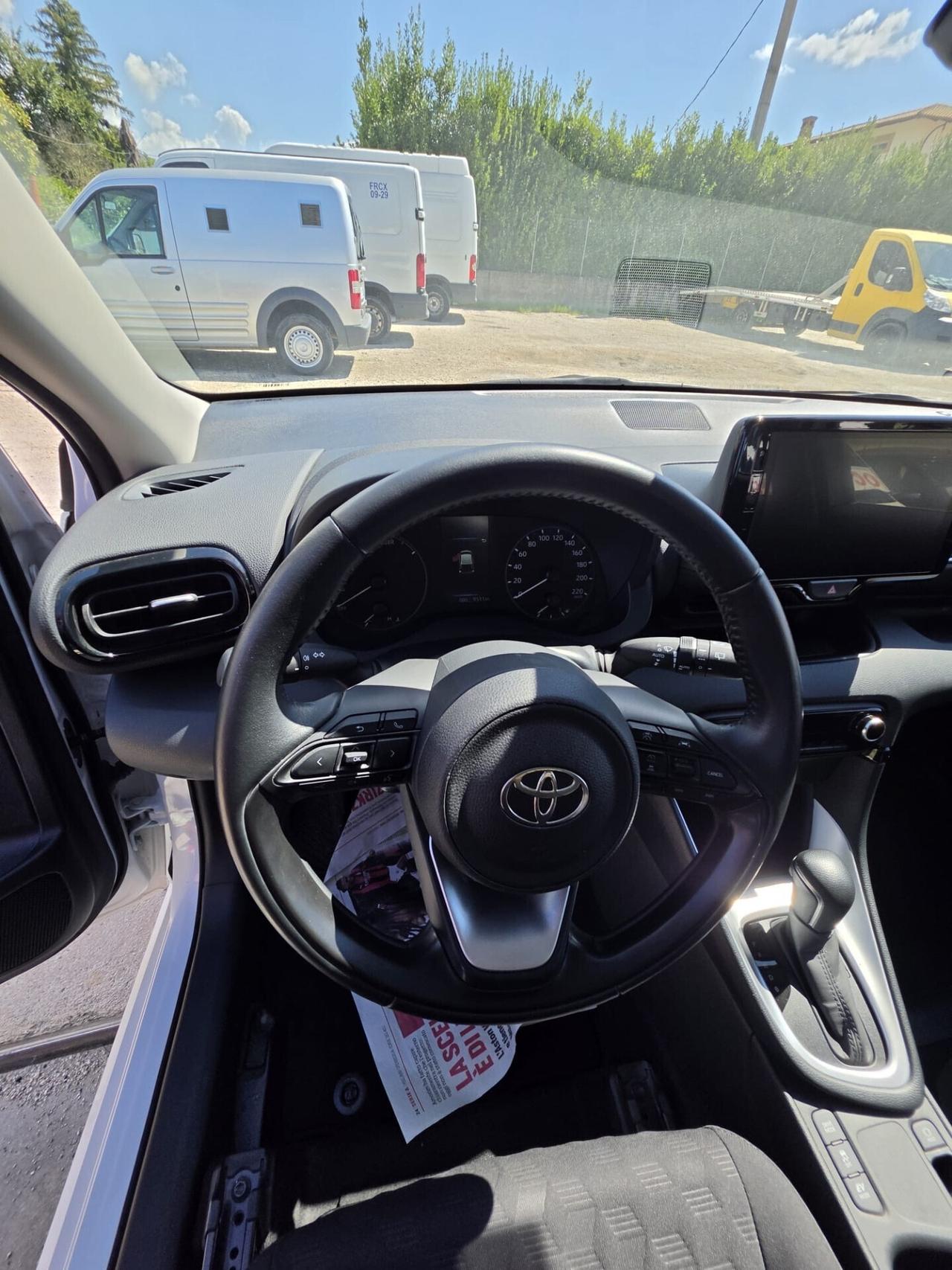 Toyota Yaris 1.5 Hybrid 5 porte Trend 6500 km automatico full