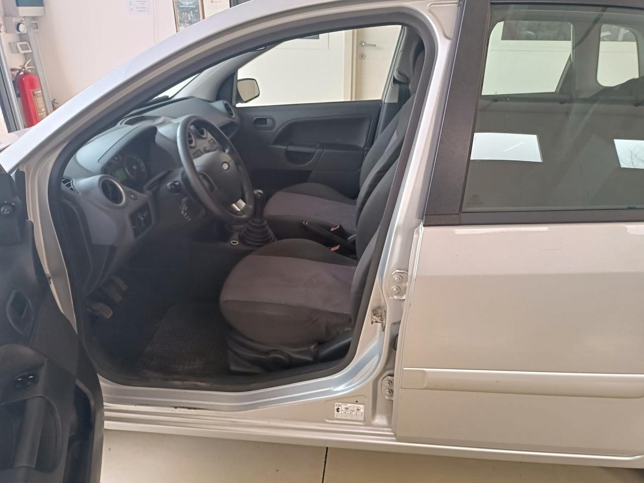 Ford Fiesta 1.2 16V 5p. Ghia