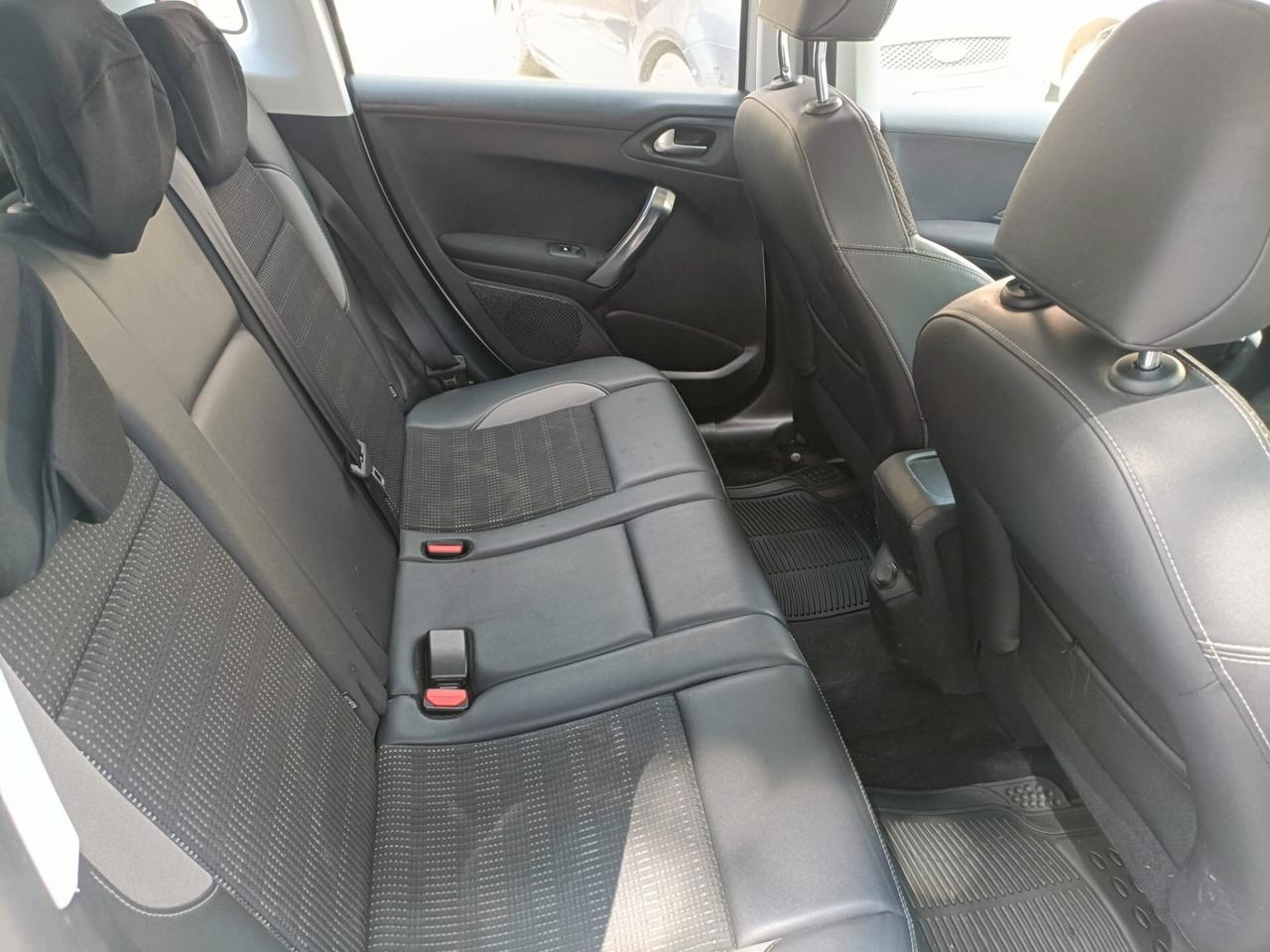 Peugeot 2008 1.6 e-HDi 92 CV Stop&Start Allure