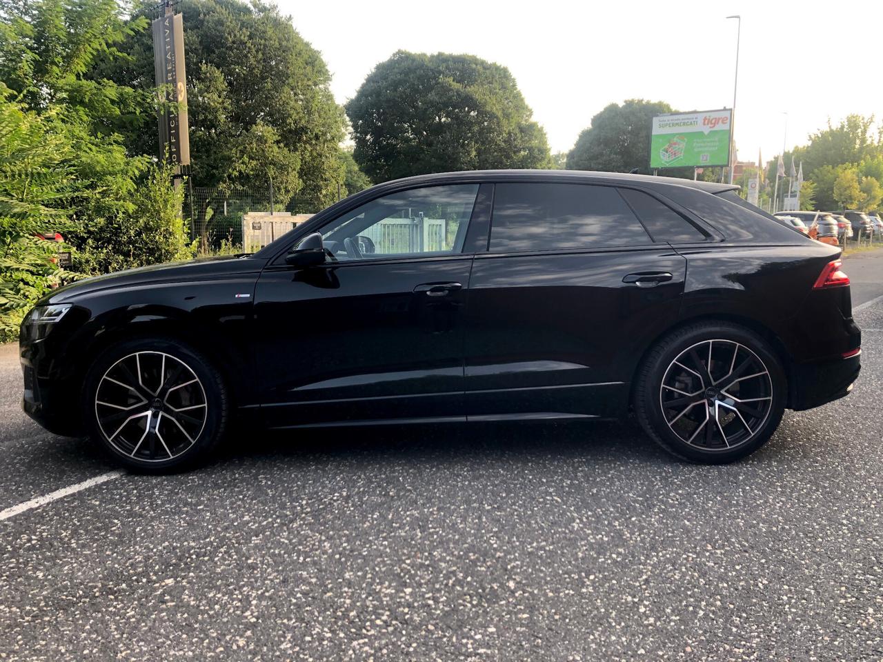 Audi Q8 50 TDI 286 CV quattro S LINE EDITION BLACK 22' TETTO PERMUTE E RATE