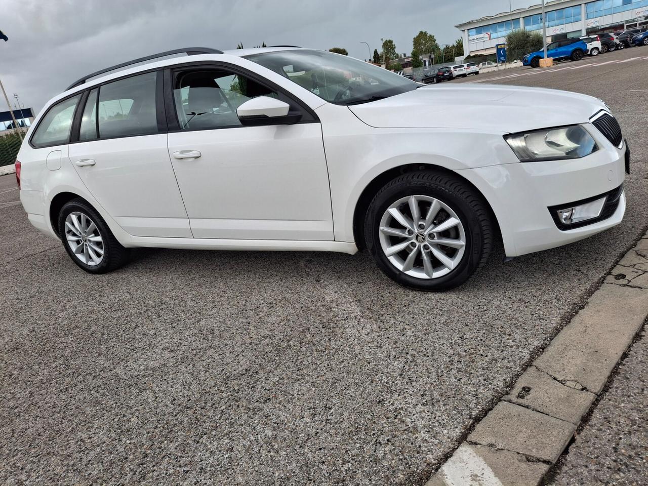 Skoda Octavia 1.6 TDI CR 105 CV. Wagon Elegance