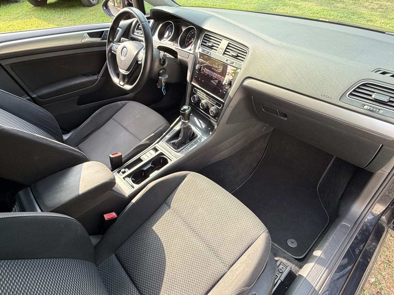 Volkswagen Golf VII - 1.6 TDI -90CV - NEOPATENTATI!