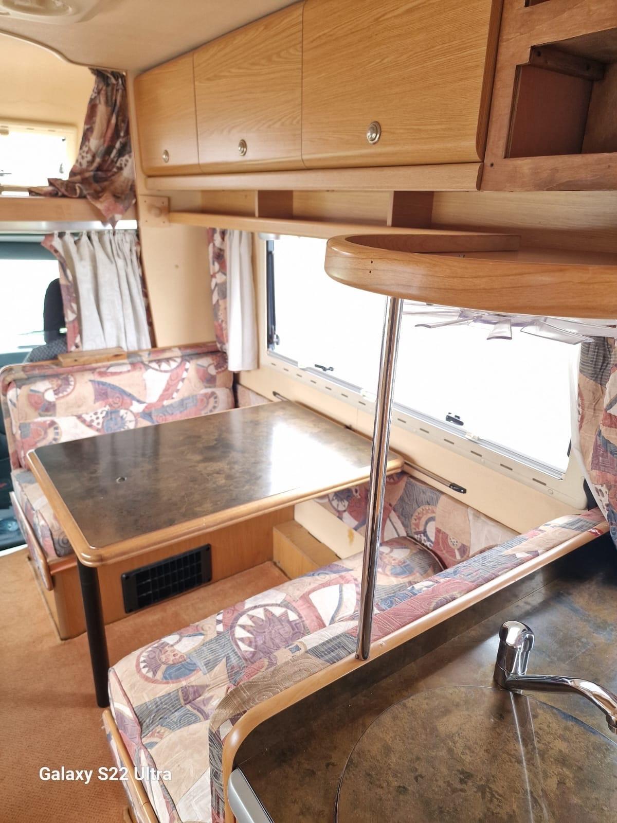 122 laika Ecovip 2 MANSARDATO del 2000 in saldo