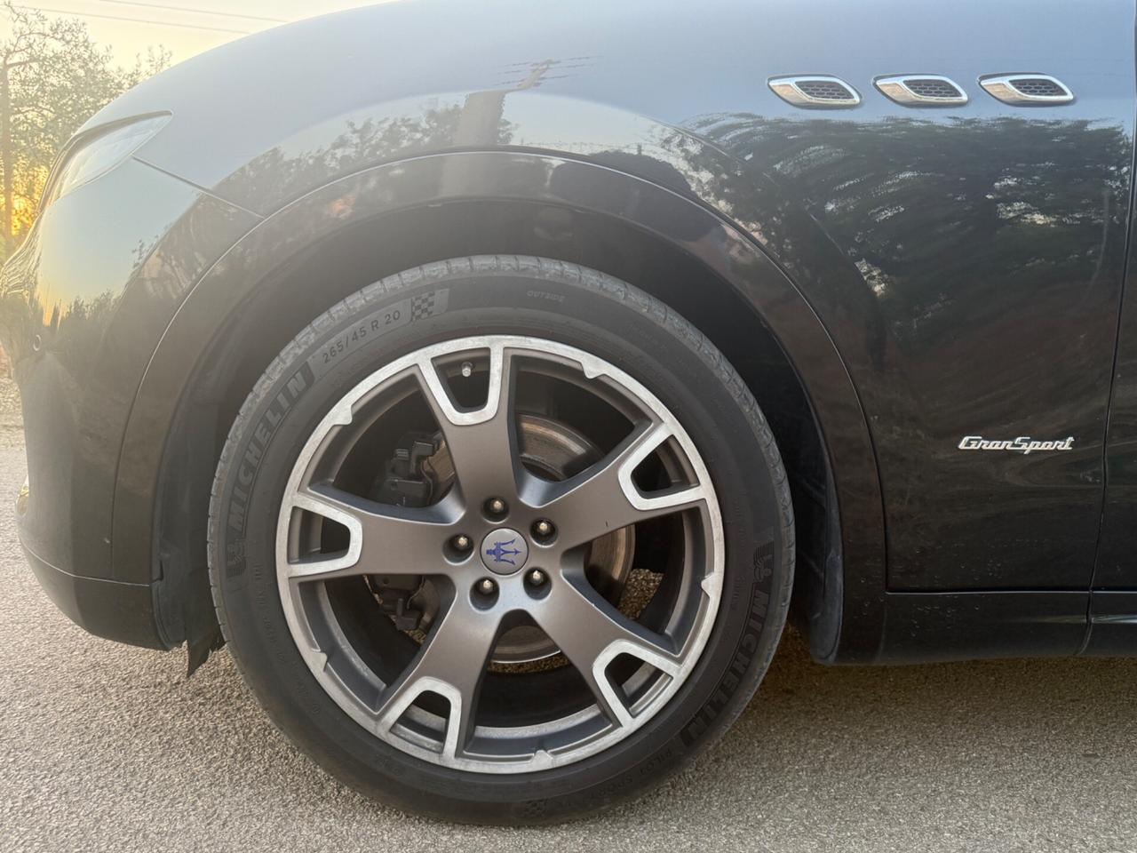 Maserati Levante 3.0D V6 AWD Gransport+HARMAN/FRAU2019