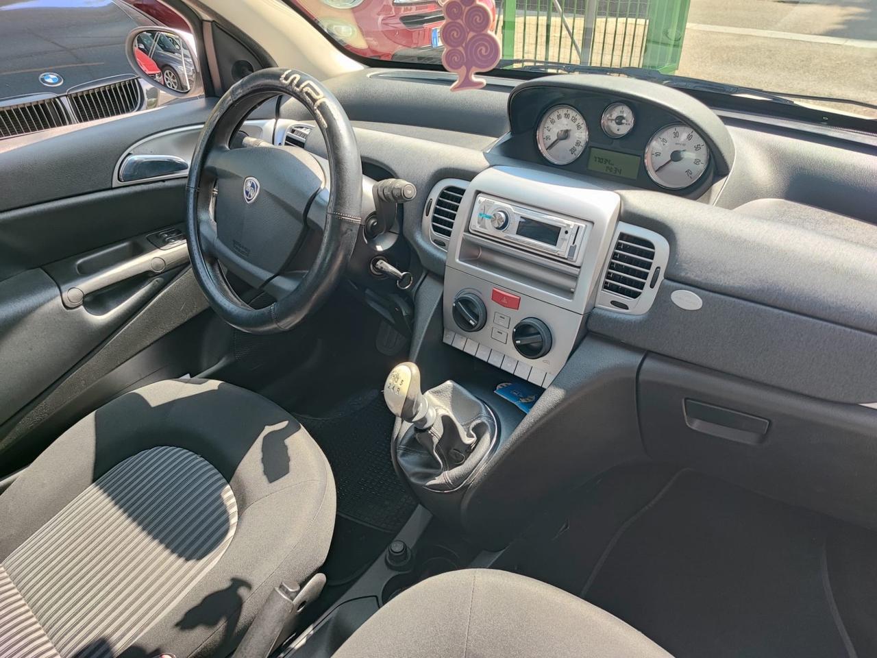Lancia Ypsilon 1.2 Argento